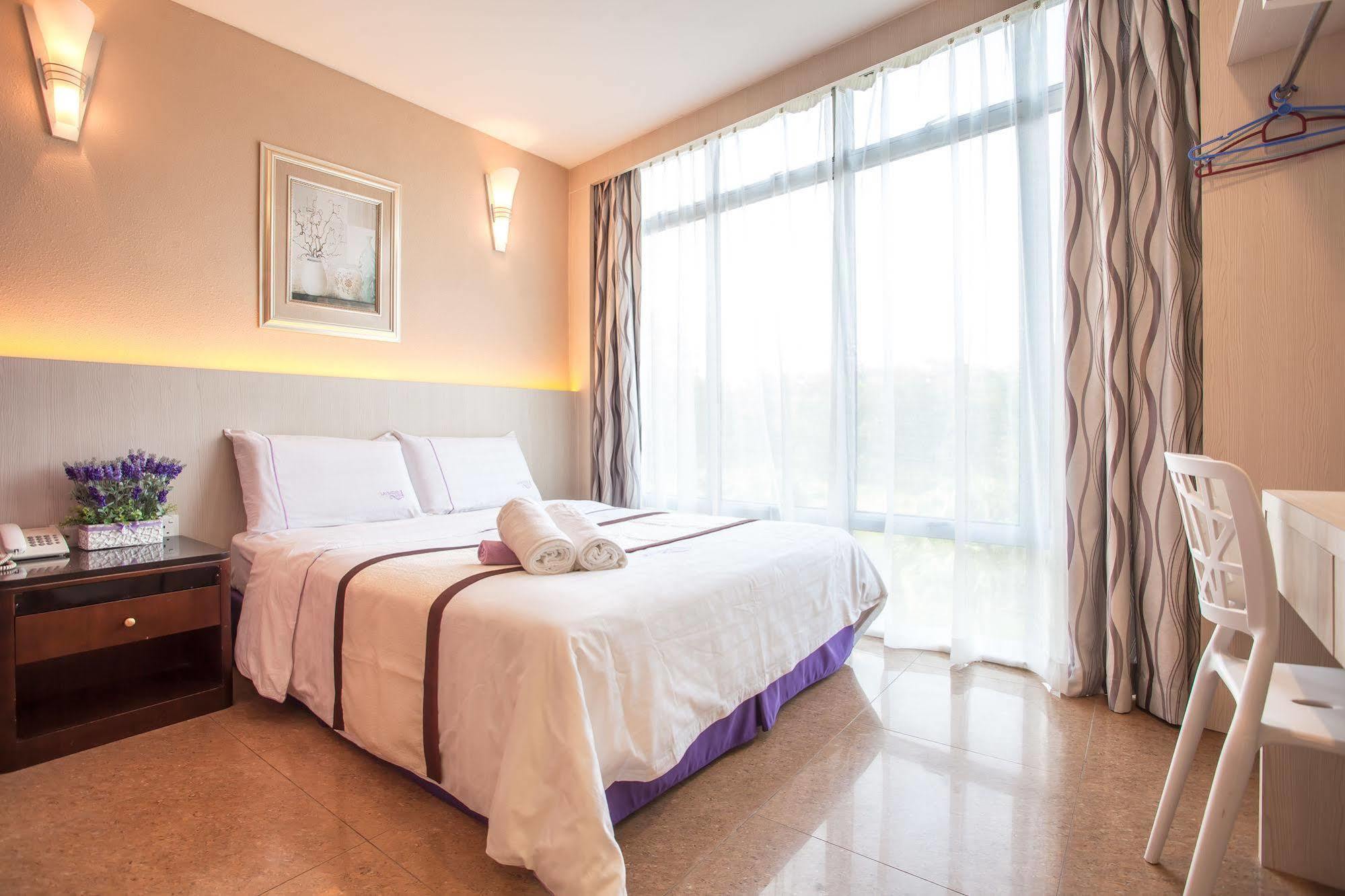Lavender Inn Nusa Bestari Johor Bahru Esterno foto