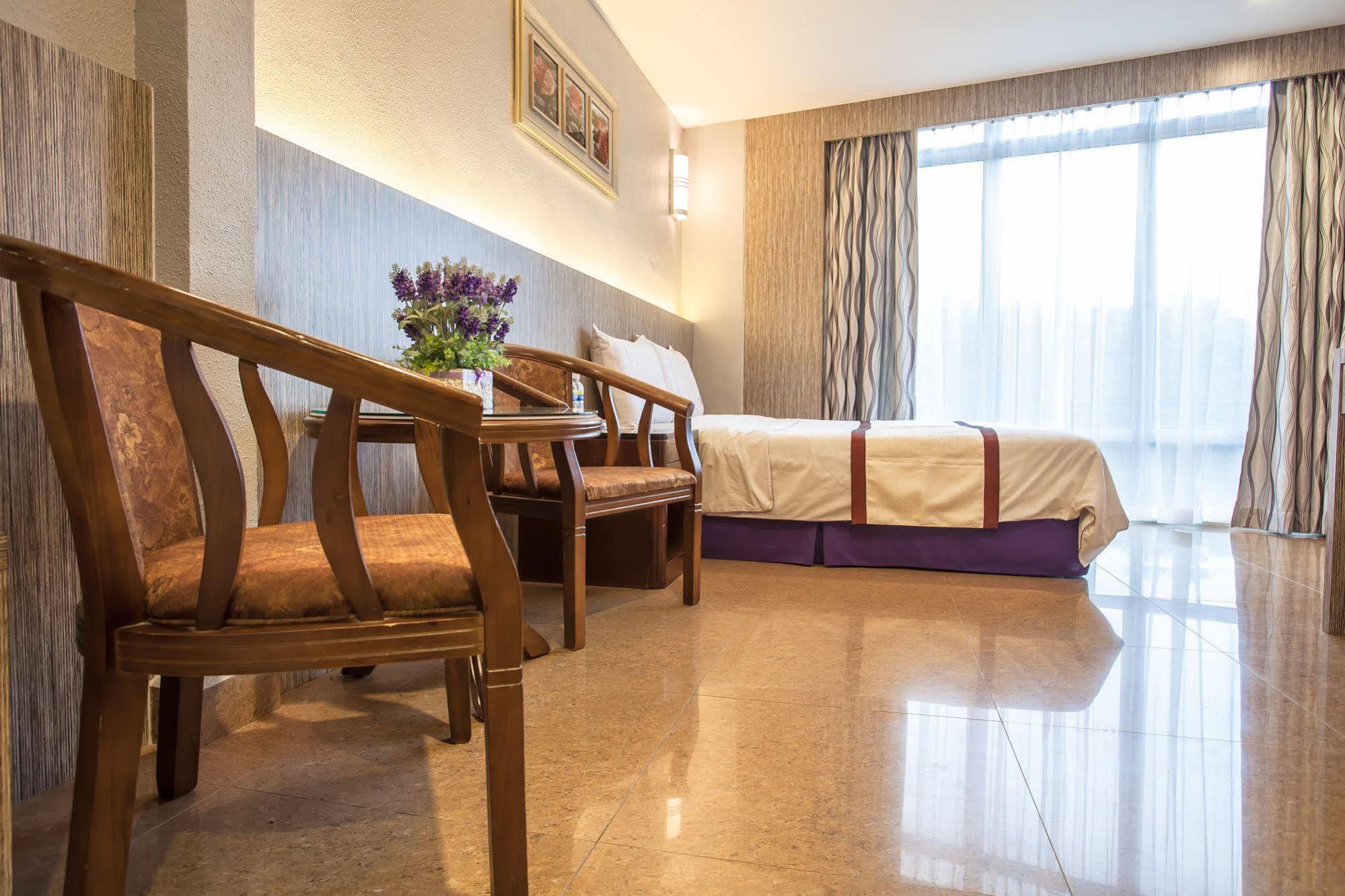 Lavender Inn Nusa Bestari Johor Bahru Esterno foto