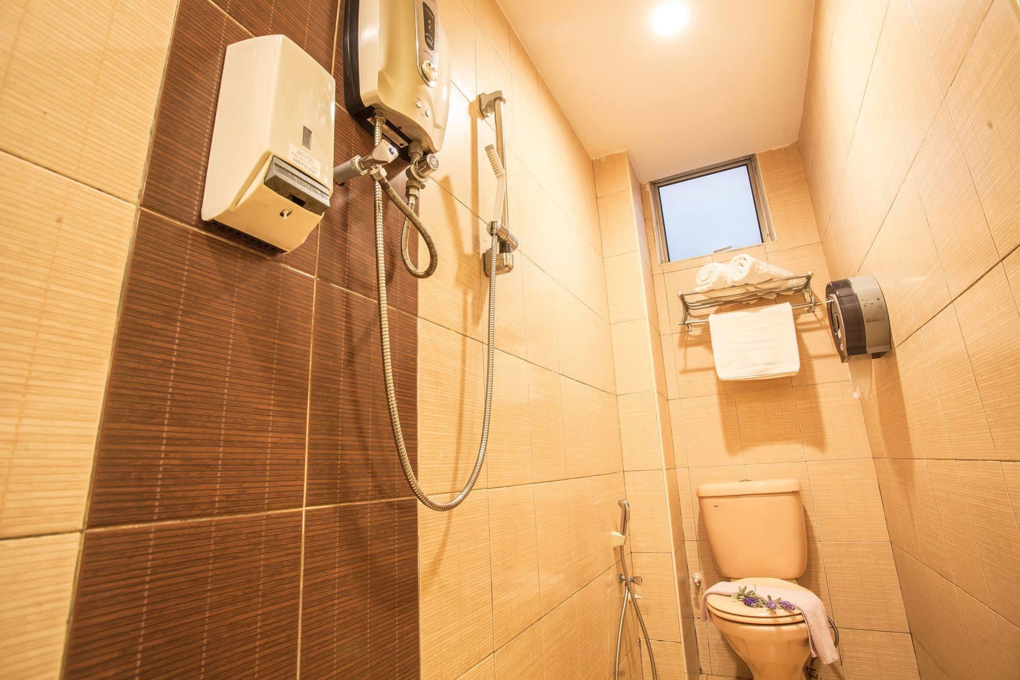 Lavender Inn Nusa Bestari Johor Bahru Esterno foto