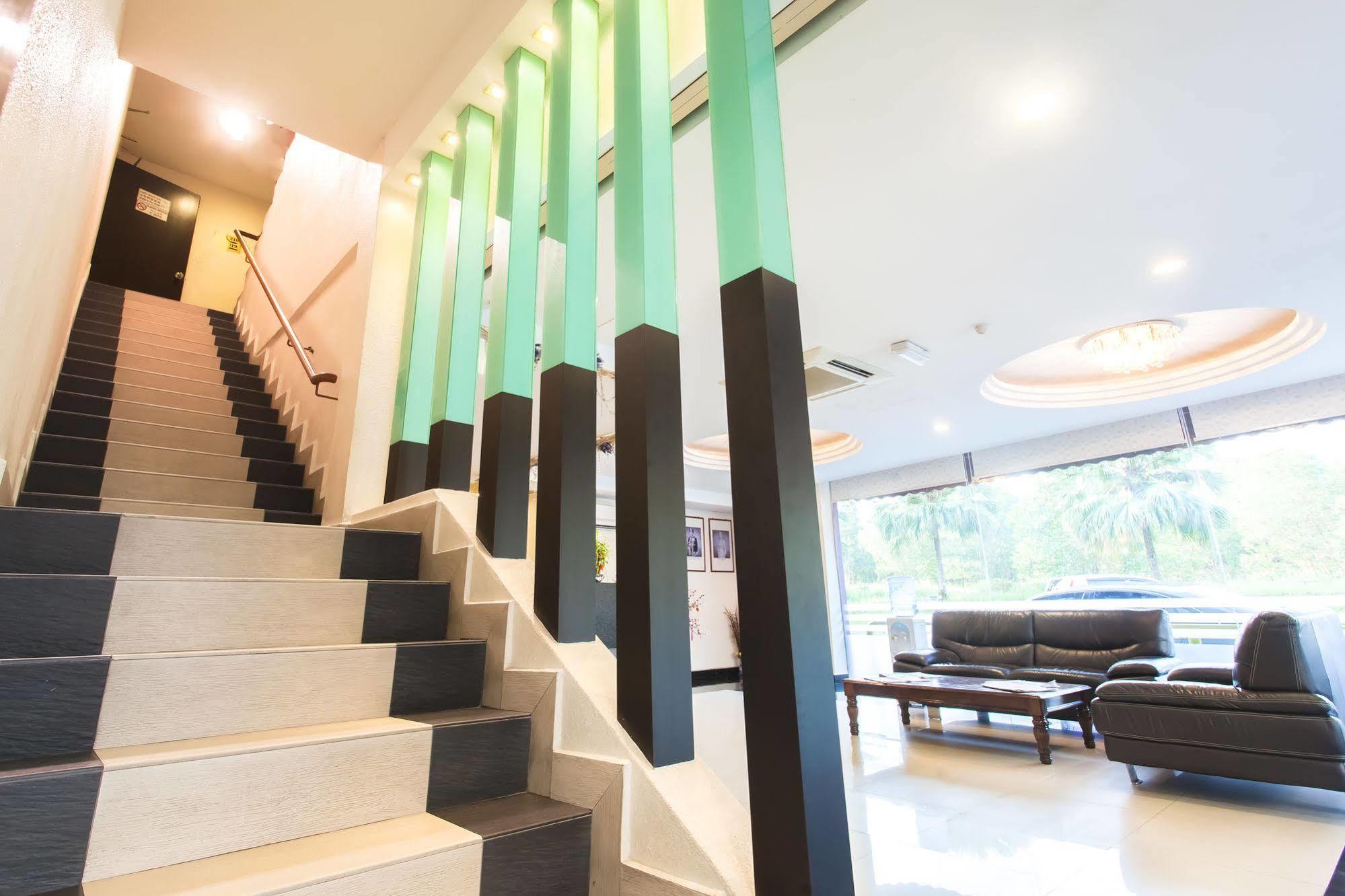Lavender Inn Nusa Bestari Johor Bahru Esterno foto