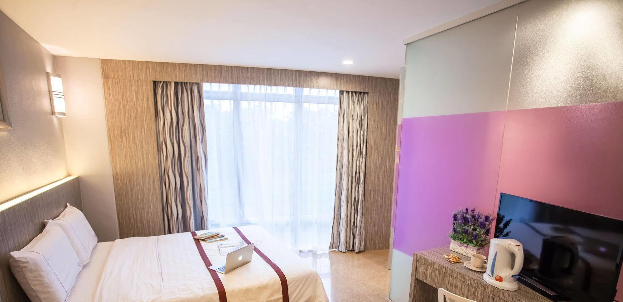 Lavender Inn Nusa Bestari Johor Bahru Esterno foto